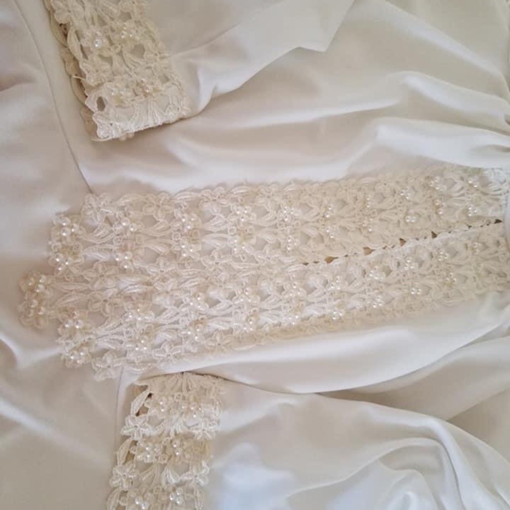 Vintage key hole wedding dress w/ hood and train.
